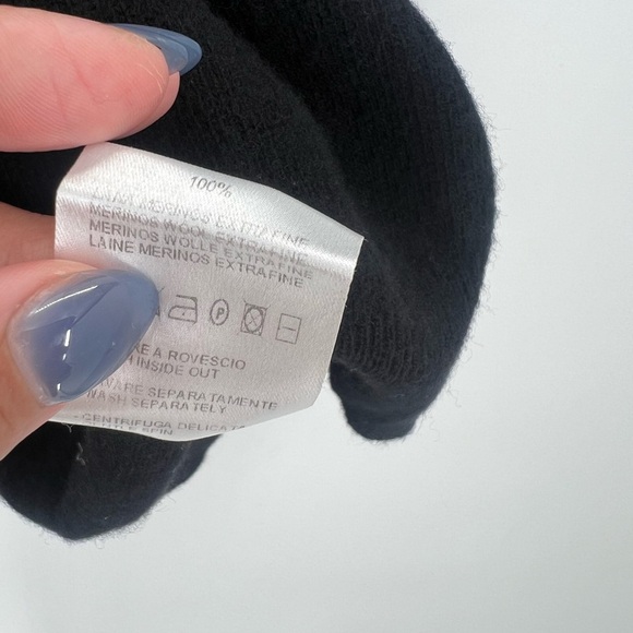 FLOOR Clothing 100% Extra Fine Merino Wool Black Sleeveless Sweater Vest Top - Picture 6 of 7